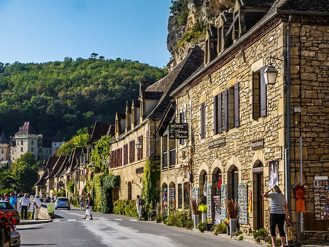 Diagram illustrating a typical REIT organizational structure with various departments and roles (many jobs)