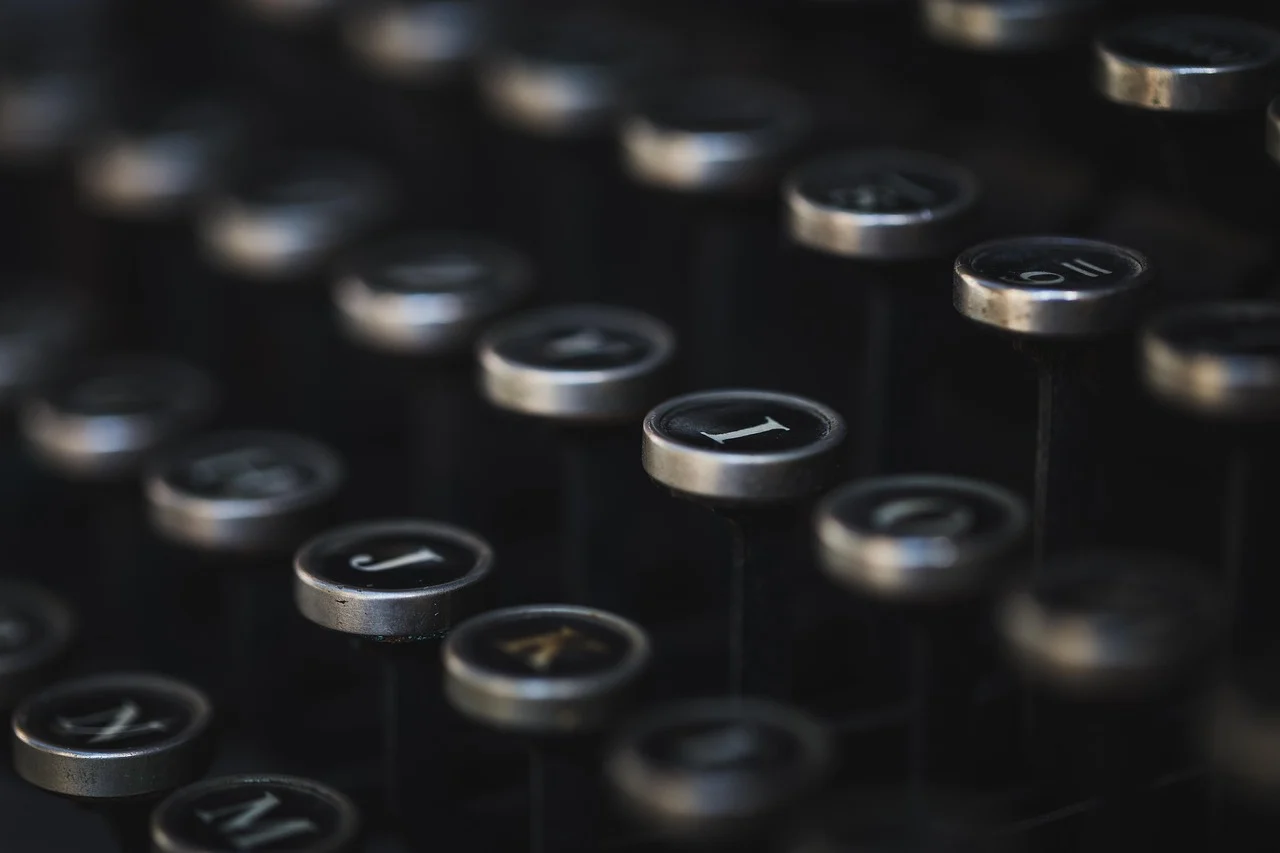 How to Clean a Keyboard Thoroughly Without Damage
