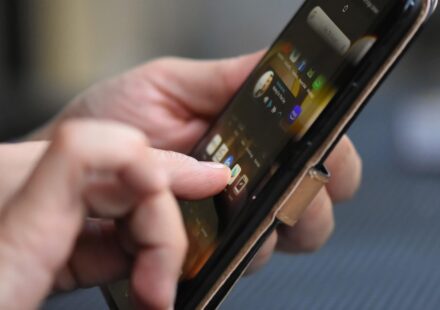 Personalize Your Android Keyboard: Images, Themes, and Customization
