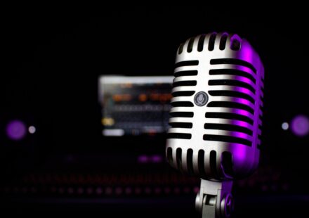 How to Build and Manage a Healthy Streaming Community