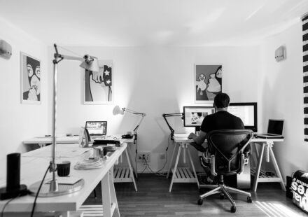What Is simplifydiggs.com? Content and Site Overview
