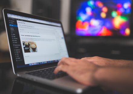 What Is brasssmile com? Content and Trust Review