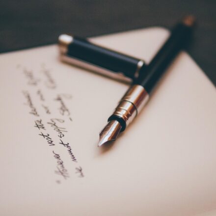 What Is grammarvista.com? Website Content and Overview